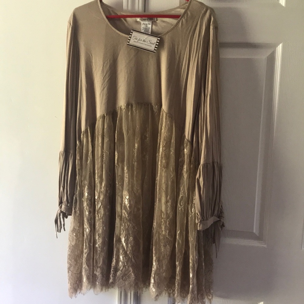 NWT Women’s dressy top size 1XL